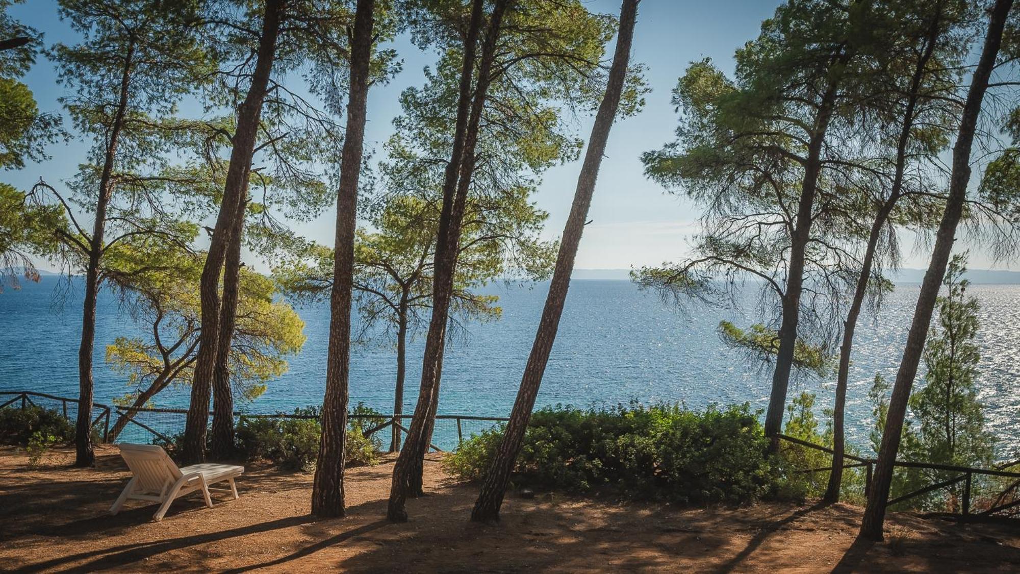 Squirrel Beach Front Villa, Metamorfosi Exterior foto