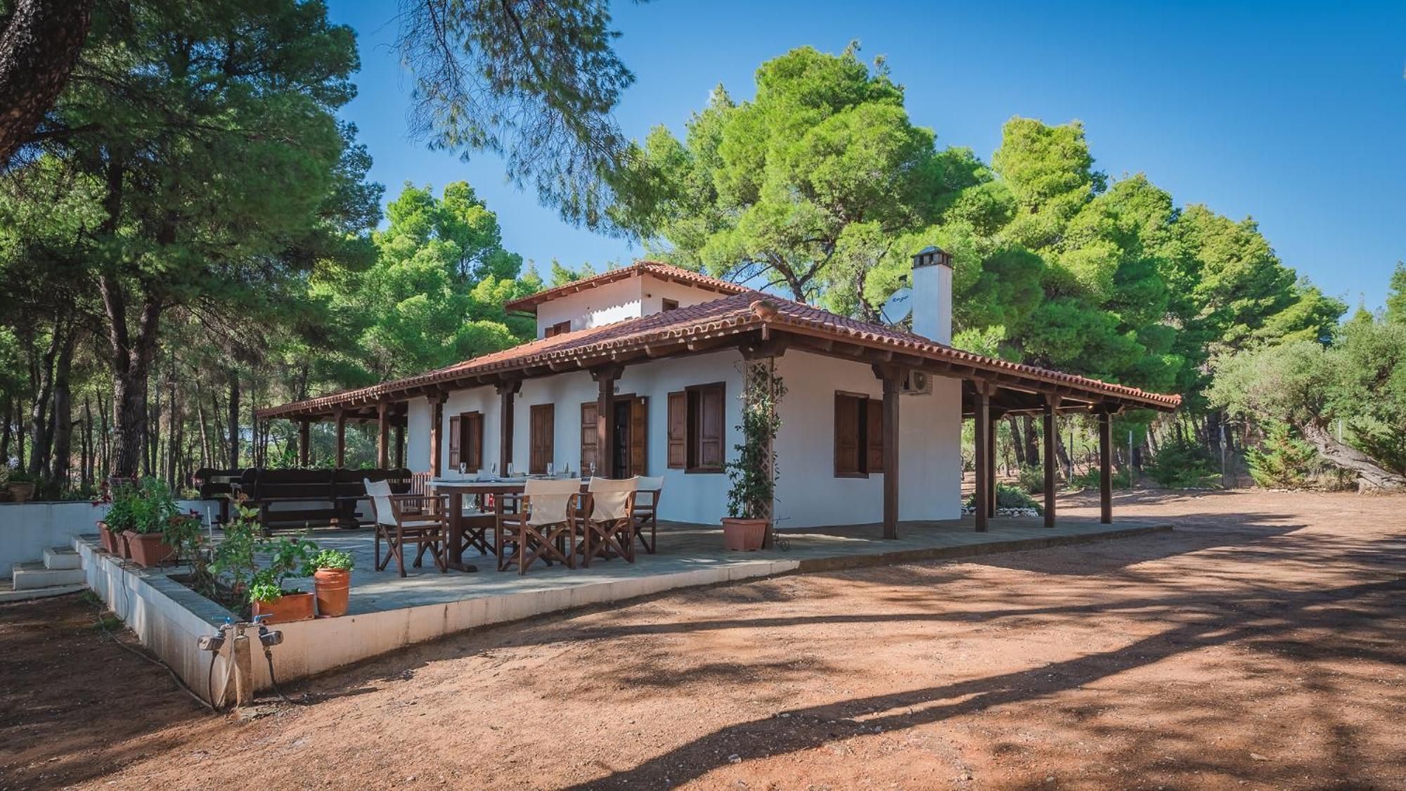 Squirrel Beach Front Villa, Metamorfosi Exterior foto