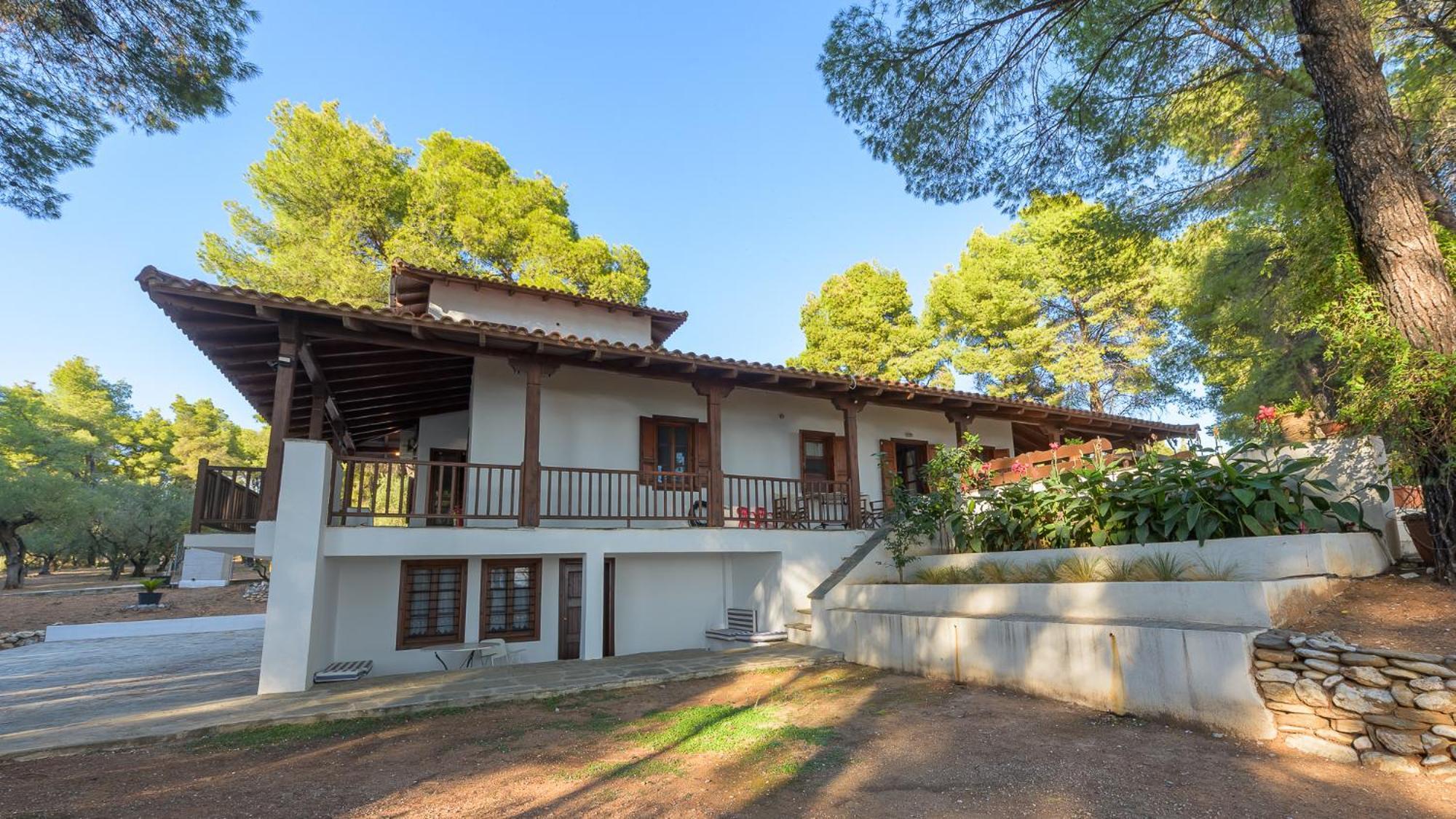 Squirrel Beach Front Villa, Metamorfosi Exterior foto