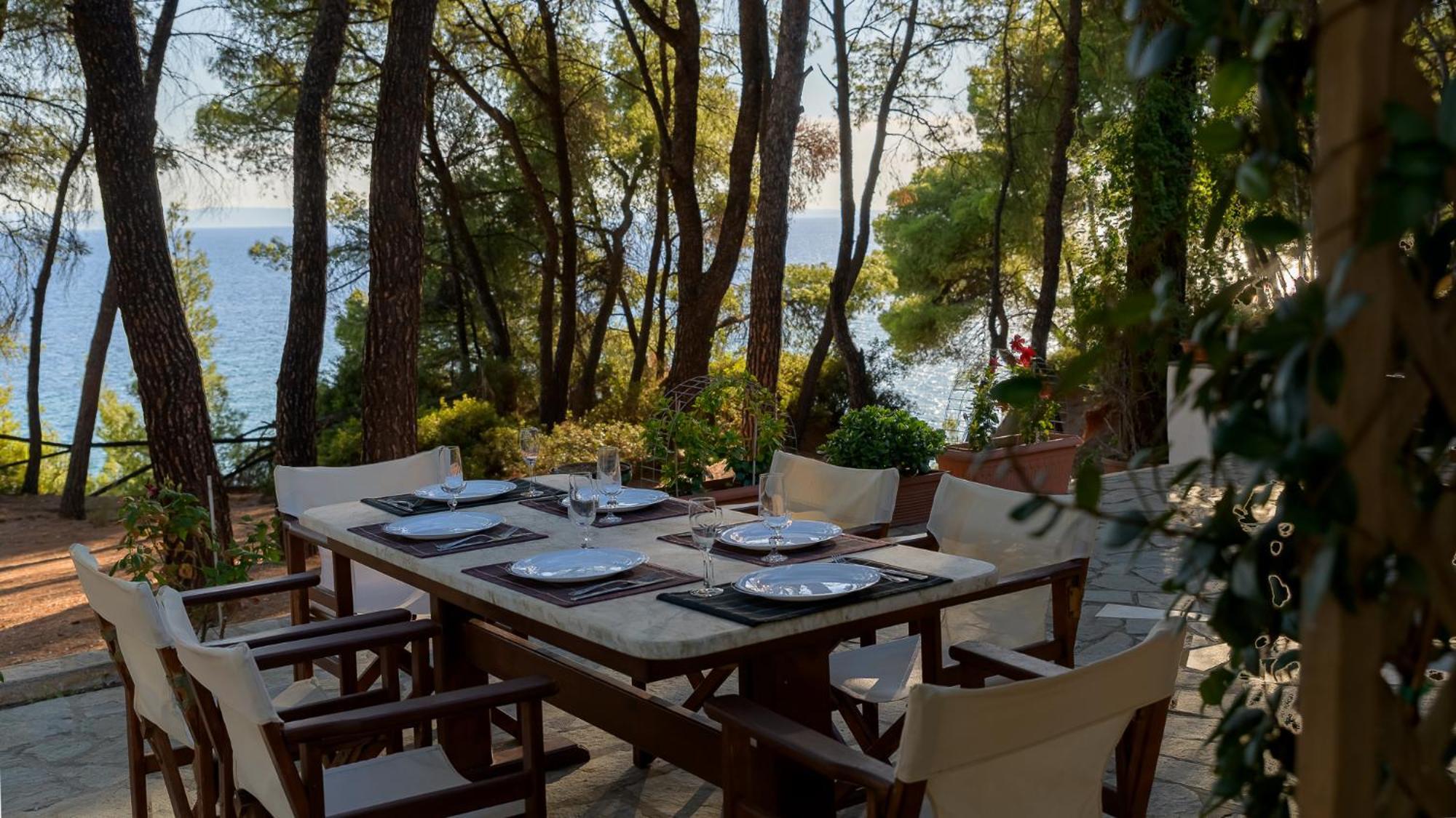 Squirrel Beach Front Villa, Metamorfosi Exterior foto